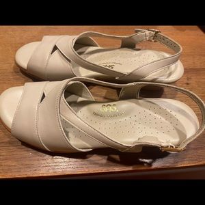 SAS try pad comfort Strappy leather sandal